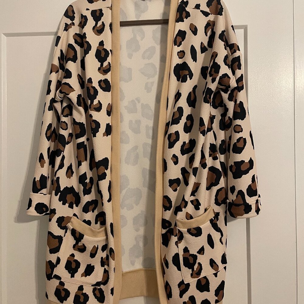 Boutique Leopard Print Cardigan Size XL